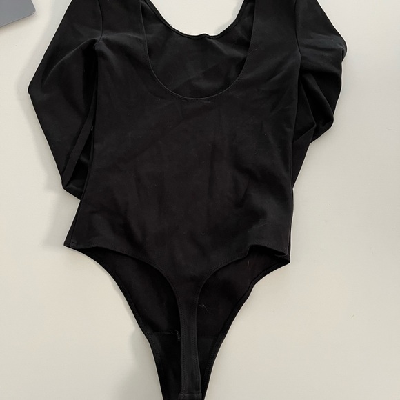 Aritzia Long Sleeve Bodysuit - Picture 2 of 2
